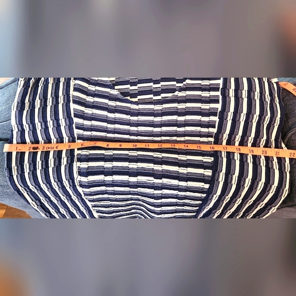 Christopher and Banks Women's Top - Picture 6 of 6